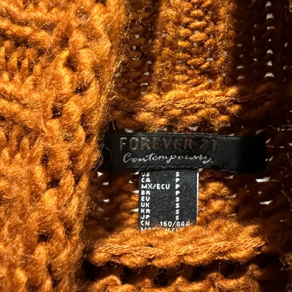 Rusty orange turtle neck cropped sweater - Picture 2 of 2